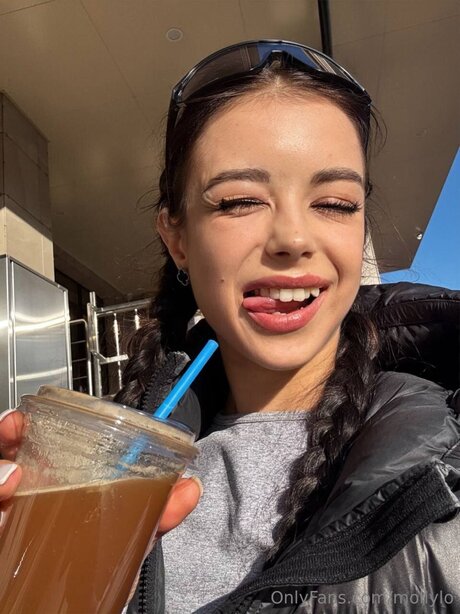 Mollylo XXXモデル 写真