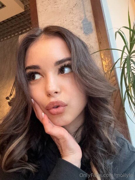 Mollylo ポルノスター 無料 画像