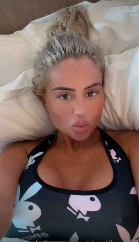 daniibanks セックス女優 画像