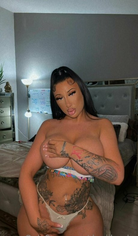 daniibanks スター ヌード 写真