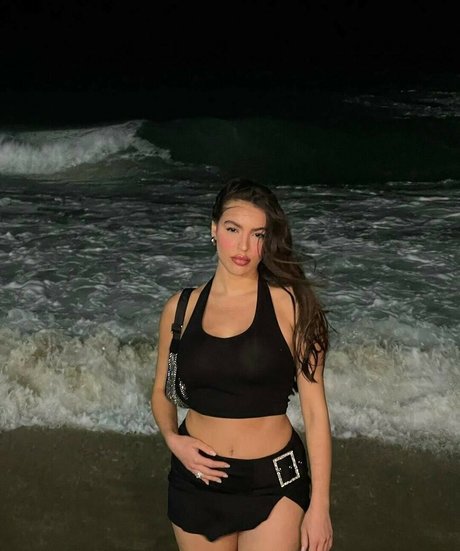 小さなオンリーファンズ アートポルノ ギャラリー