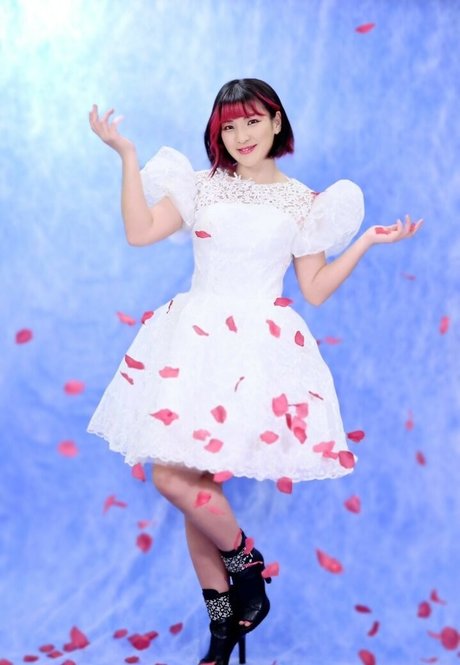 Hikaru Shida アダルトスター 写真