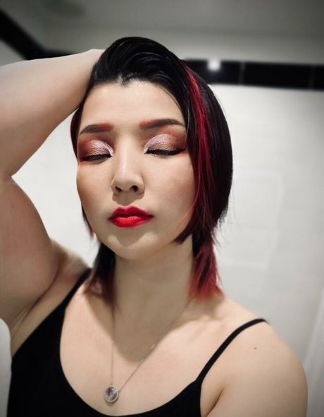 Hikaru Shida かわいいスター ギャラリー