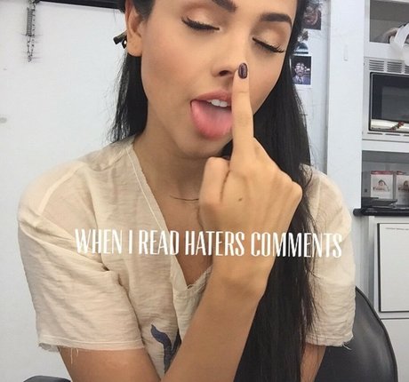 赤毛の太めOnlyFans セクシーヌード 写真