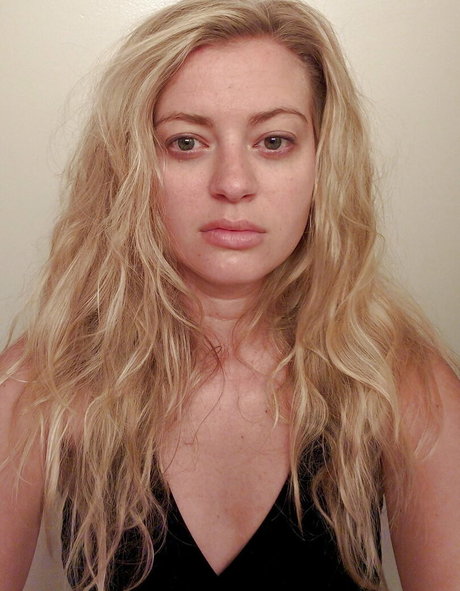 Elyse Willems アート女優 ギャラリー