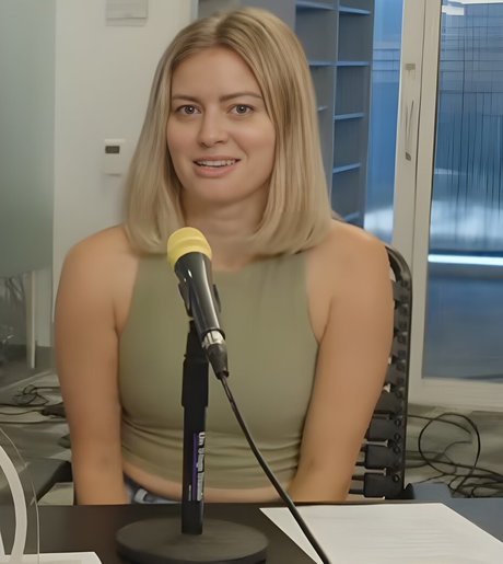 Elyse Willems エロティックなスター ギャラリー