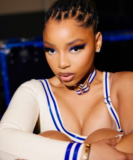 アナル舐めオンリーファンズ ヌード 写真