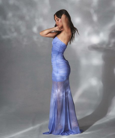 巨大なチンポを持つシーメールオンリーファンズ アダルト 写真