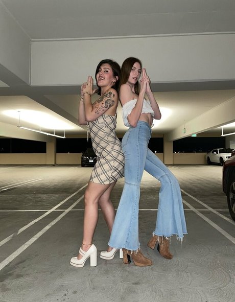 赤毛の熟女オンリーファンズ エロ 写真