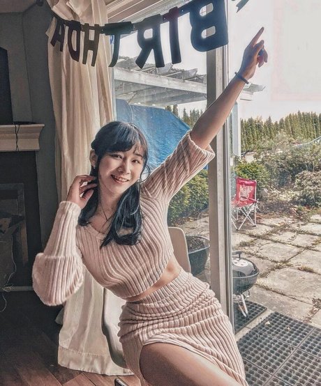 ハロウィン オンリーファン 無料裸 写真