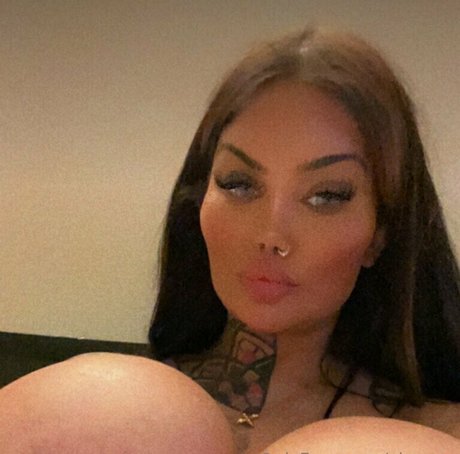 背が高くて巨乳のOnlyFans ホットセクシー 写真