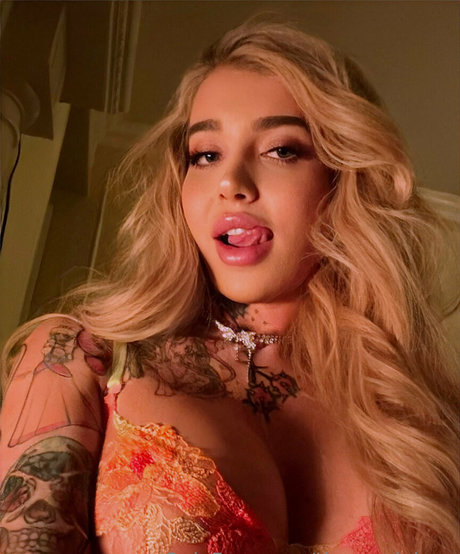 ヘンタイオンリーファンズ ホット 写真