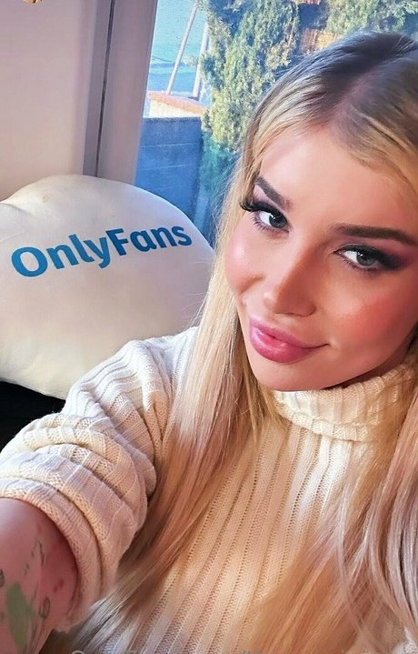 裸の熟女オンリーファンズ 美しい裸 写真