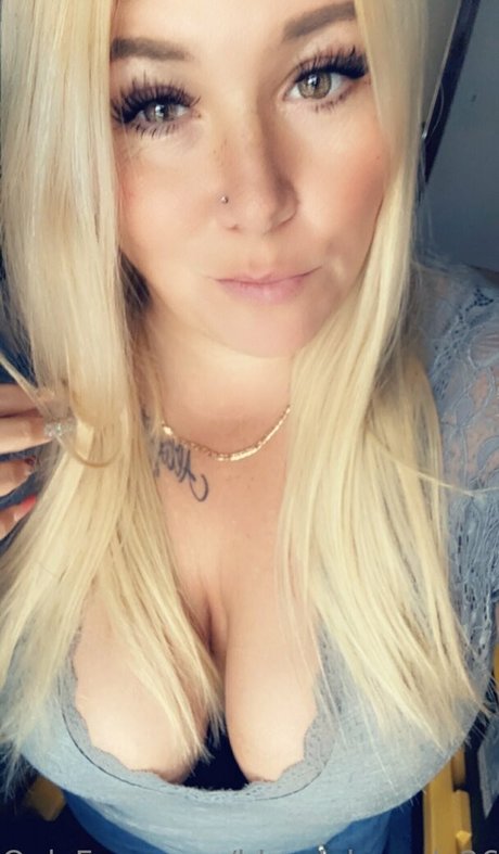 blondebrandy269 アダルト女優 写真