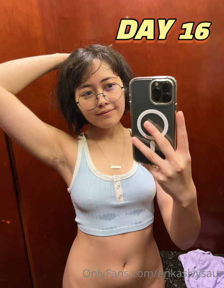 ママの足OnlyFans xxx ギャラリー