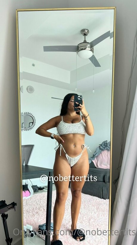 アジア人のティーンの足 オンリーファンズ ホットセックス 写真