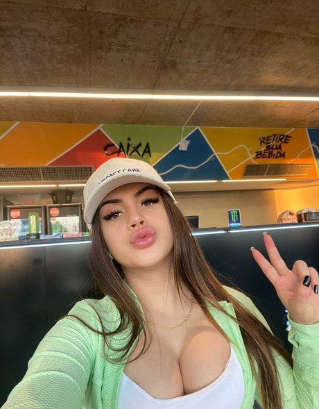 Brenda Scandolara 独占スター ギャラリー