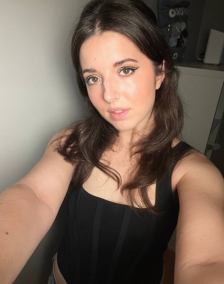 Slight Sounds ポルノスター 裸 画像