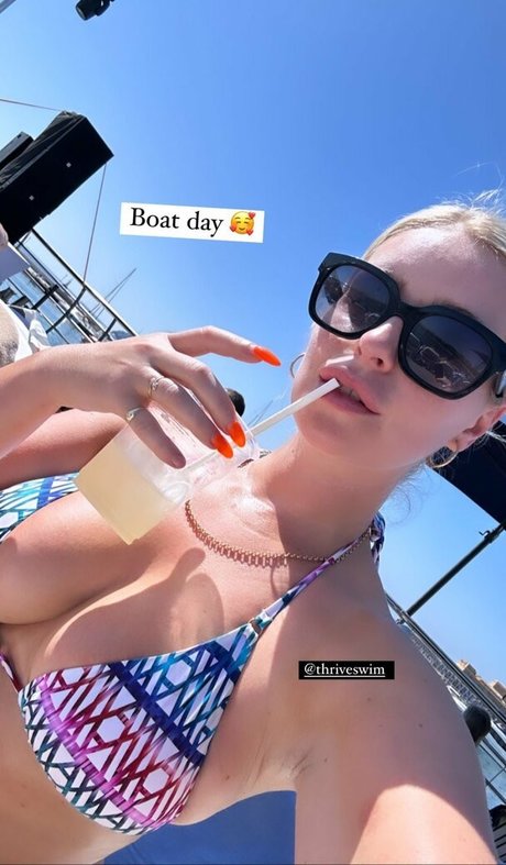 Jessica Davies 完璧なスター 写真