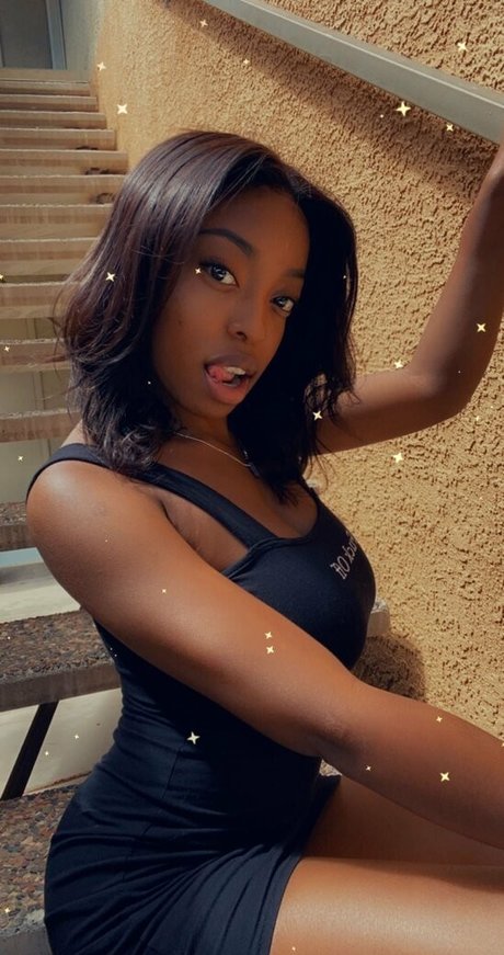 足ヌードオンリーファンズ 裸 アーカイブ