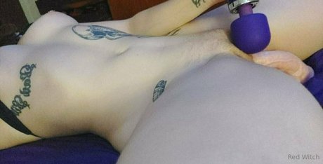 red witchh ポルノスター 写真