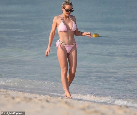 太った足のOnlyFans ポルノ ギャラリー