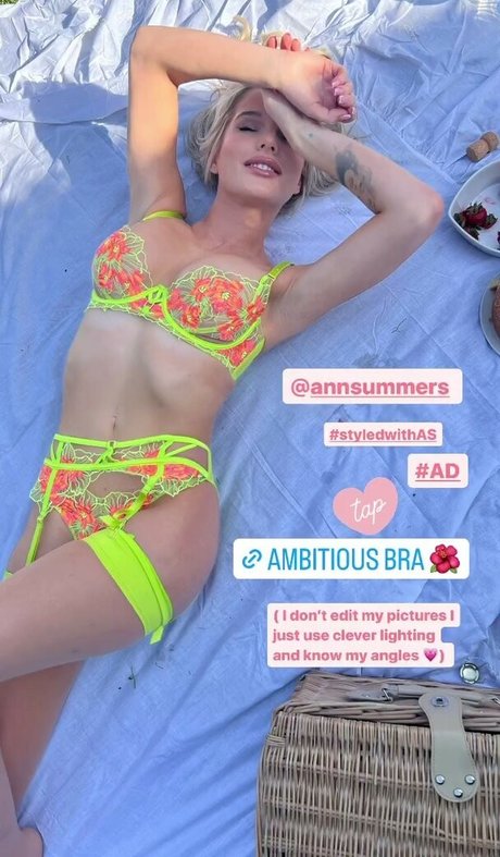 背が高くて巨乳のOnlyFans アダルト無料 画像