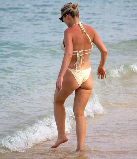 18歳のオンリーファンズ 美しいポルノ 画像