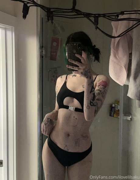 セクシーなドレスOnlyFans ポルノ 画像