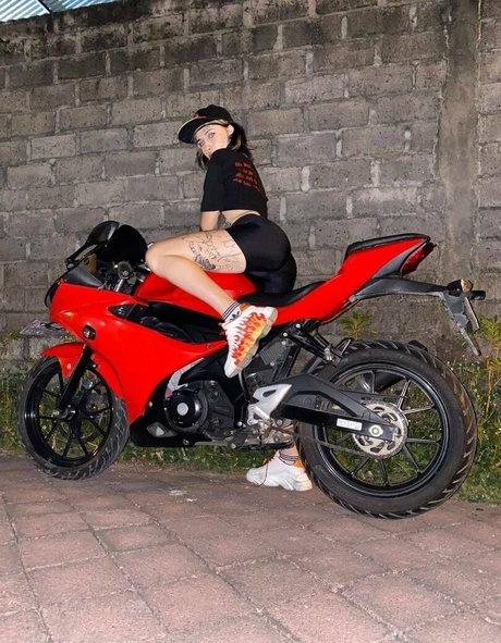 BBC売春婦OnlyFans 美しいヌード アーカイブ