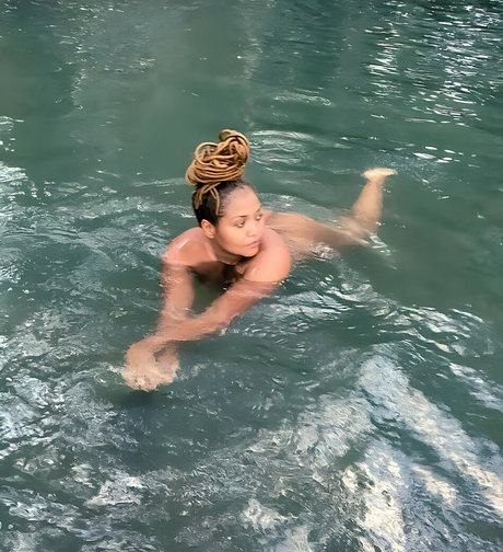 Gaby Amarantos アートモデル ギャラリー