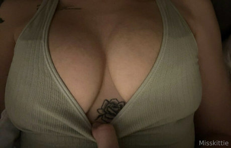 Allieesaur 可愛い女優 写真