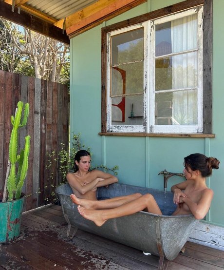 Elisa and Renne Herbert Twins ポルノモデル アーカイブ