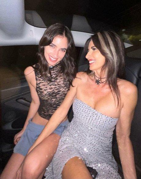 Elisa and Renne Herbert Twins ヌードモデル 写真