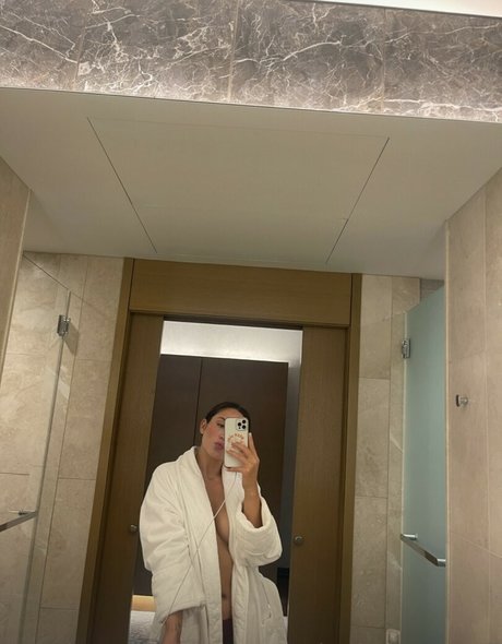 WomenBarstool 可愛い女優 画像