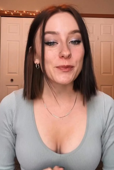 スマイルオンリーファンズ エロチック アーカイブ