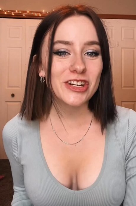 金髪ストリップOnlyFans ホット 画像