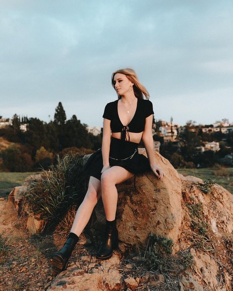 ジンジャートゥインクオンリーファンズ セックス 画像