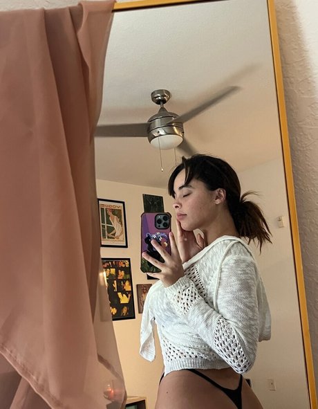 Grace Coffey 完璧なスター アーカイブ