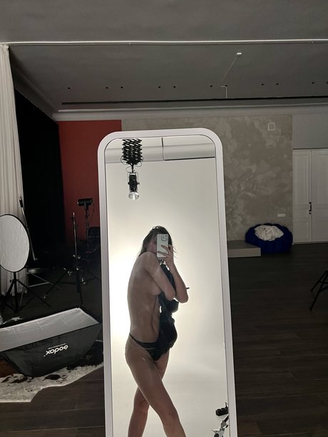 逆騎乗位 オンリーファンズ 可愛い 画像