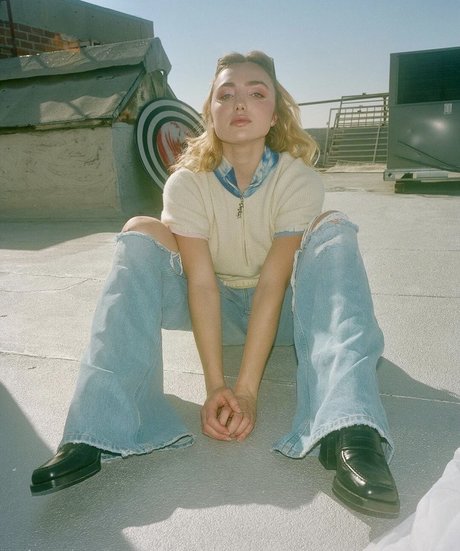 騎乗位熟女OnlyFans 無料セクシー 画像