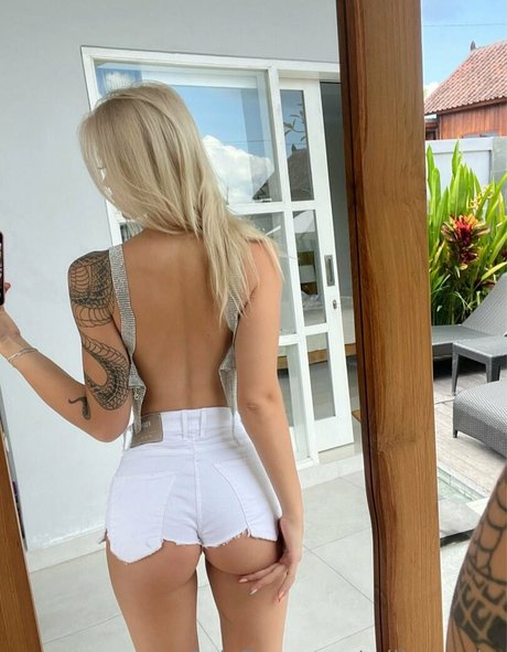 milla snake アートモデル ギャラリー