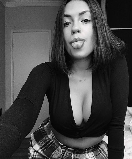 Vitoria Marcilio ポルノ女優 アーカイブ