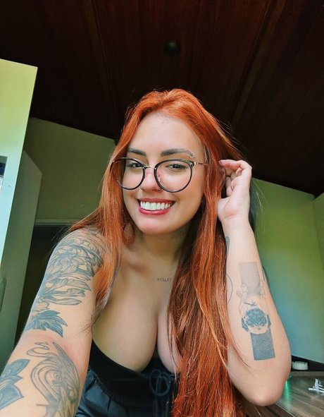 Vitoria Marcilio エロティックなモデル 写真