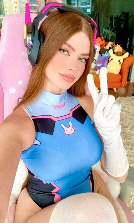 ブッシュ・オンリーファンズ アート裸 ギャラリー