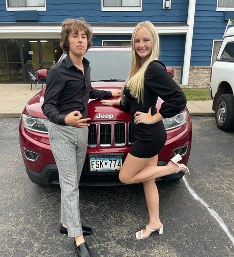 Anya Truax エロティックモデル 画像