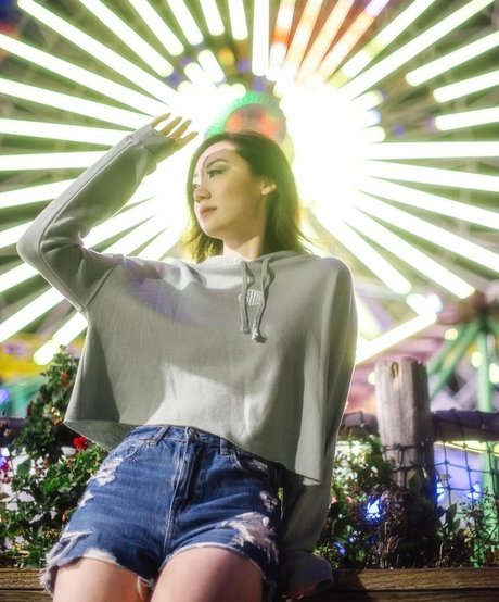 BBW パウグ オンリーファンズ アートヌード 写真