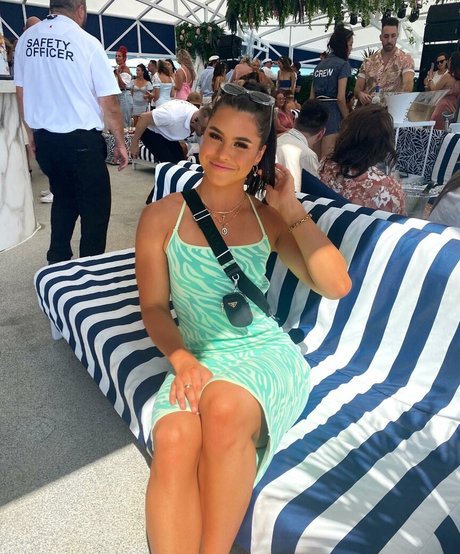 Desi Johnson トップモデル ギャラリー