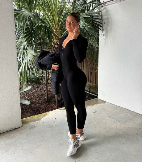 Desi Johnson アダルト女優 画像