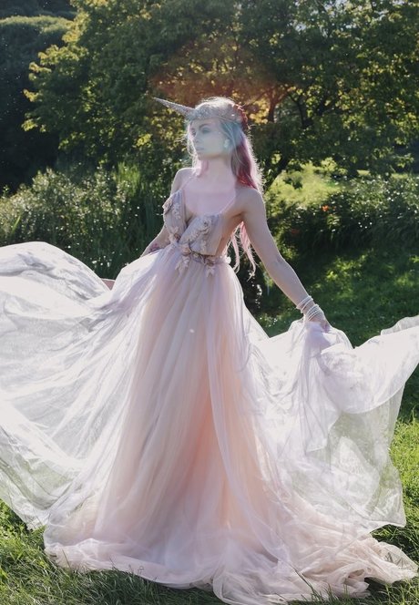 Sophie Katssby アートモデル 画像